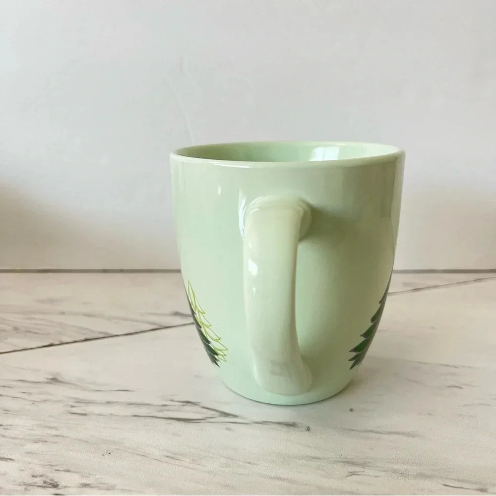 New without box, Starbucks Coffee Mug 16 Fl Oz. 2020 Holiday Christmas Pine Tree